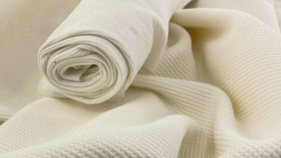 Плотная трикотажная ткань трехнитка с начёсом